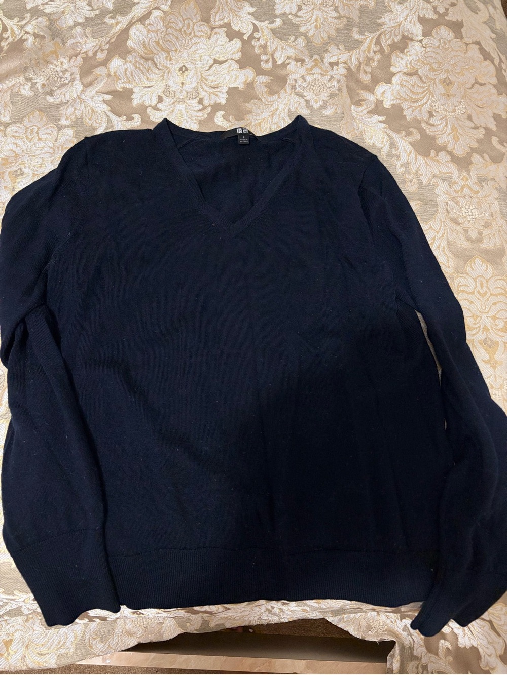 Navy Uniqlo merino wool sweater